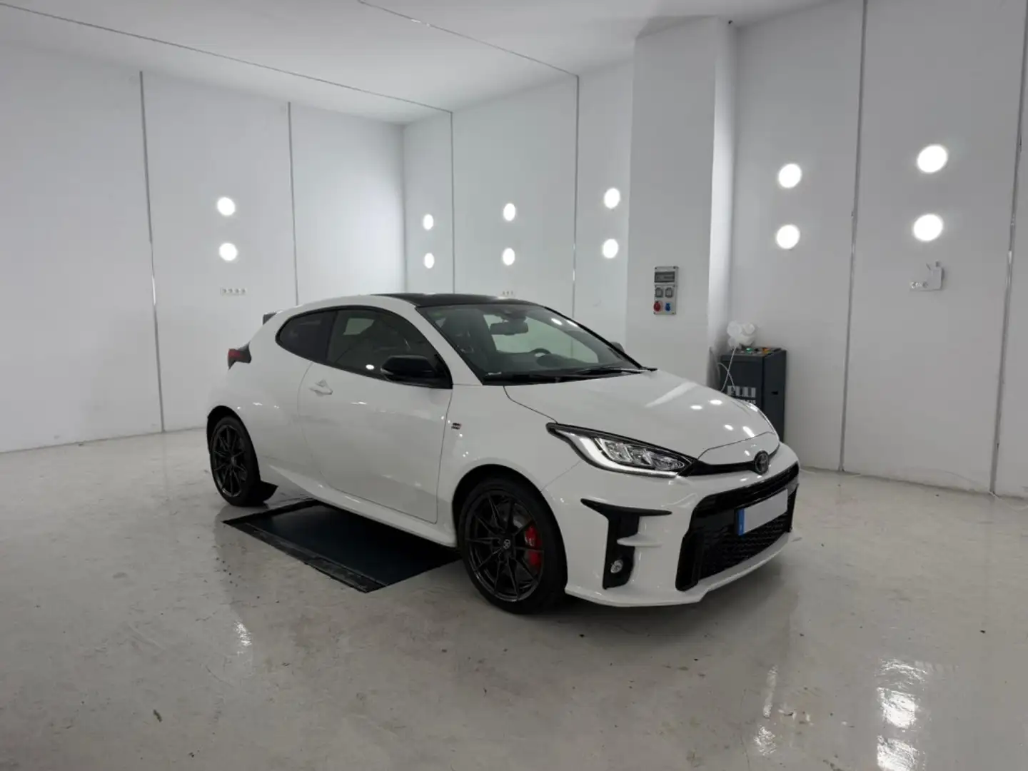 Toyota Yaris GR RZ Circuit Pack Blanco - 1