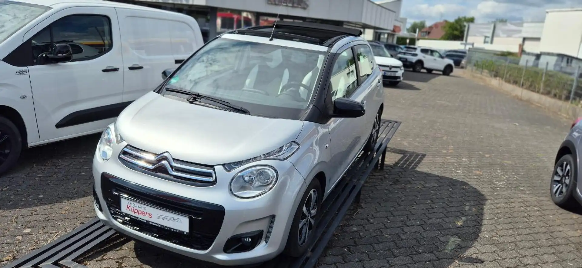 Citroen C1 Shine Silber - 1