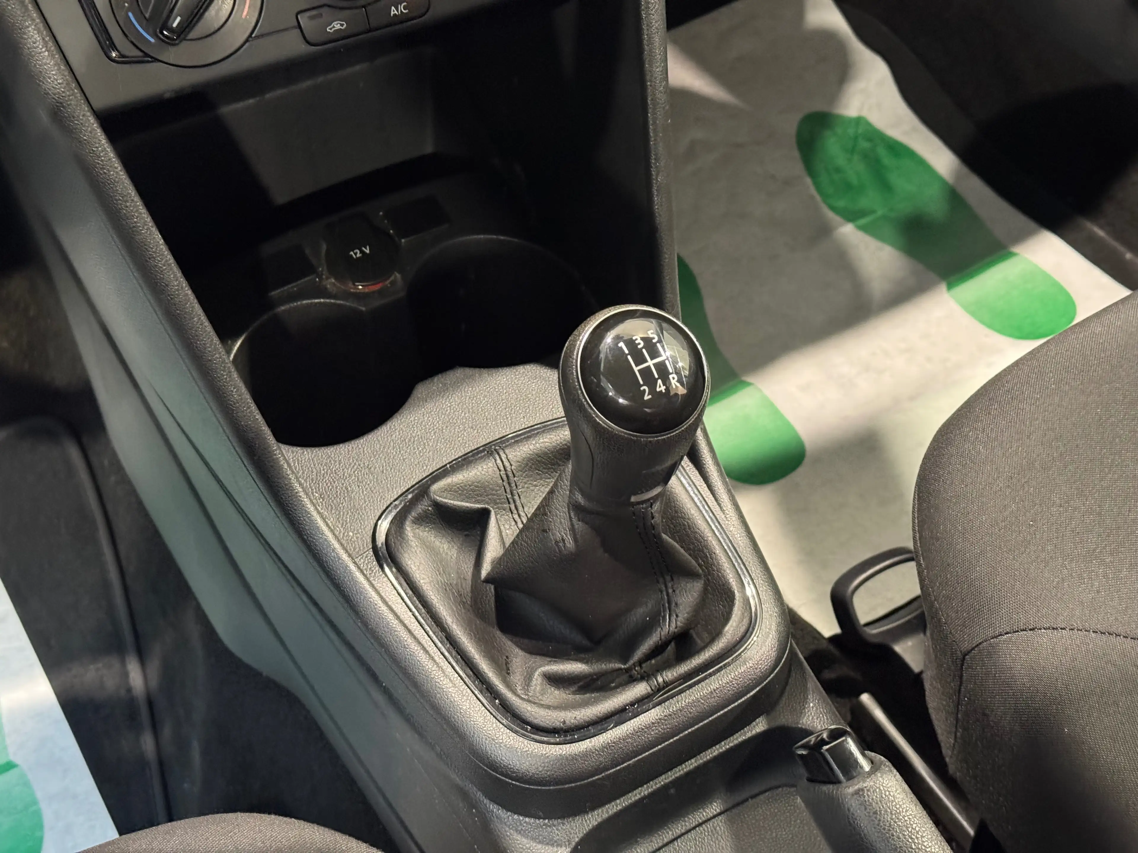 Volkswagen Polo 1.0i* 1ER PROPRIÉTAIRE * CARNET * AIRCO * PROPRE — photo 14