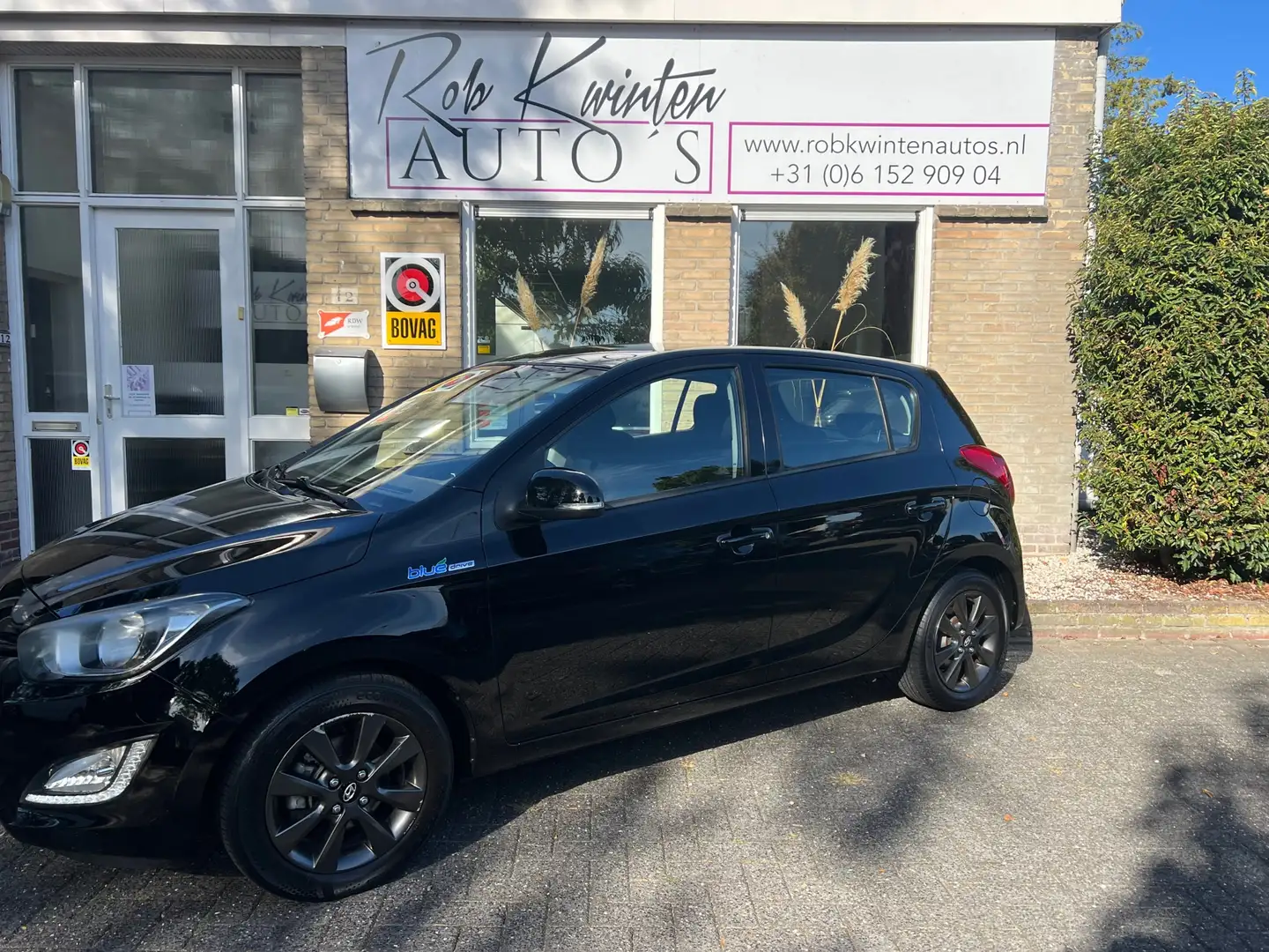 Hyundai i20 1.2 LP i-Drive Zwart - 2