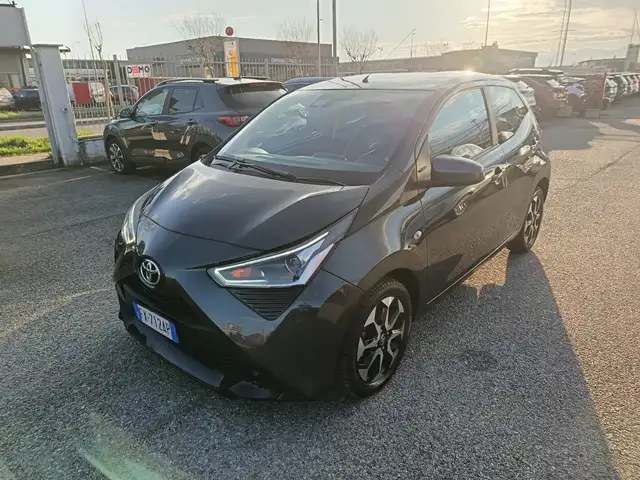 Toyota Aygo 5p 1.0 x-play 72cv