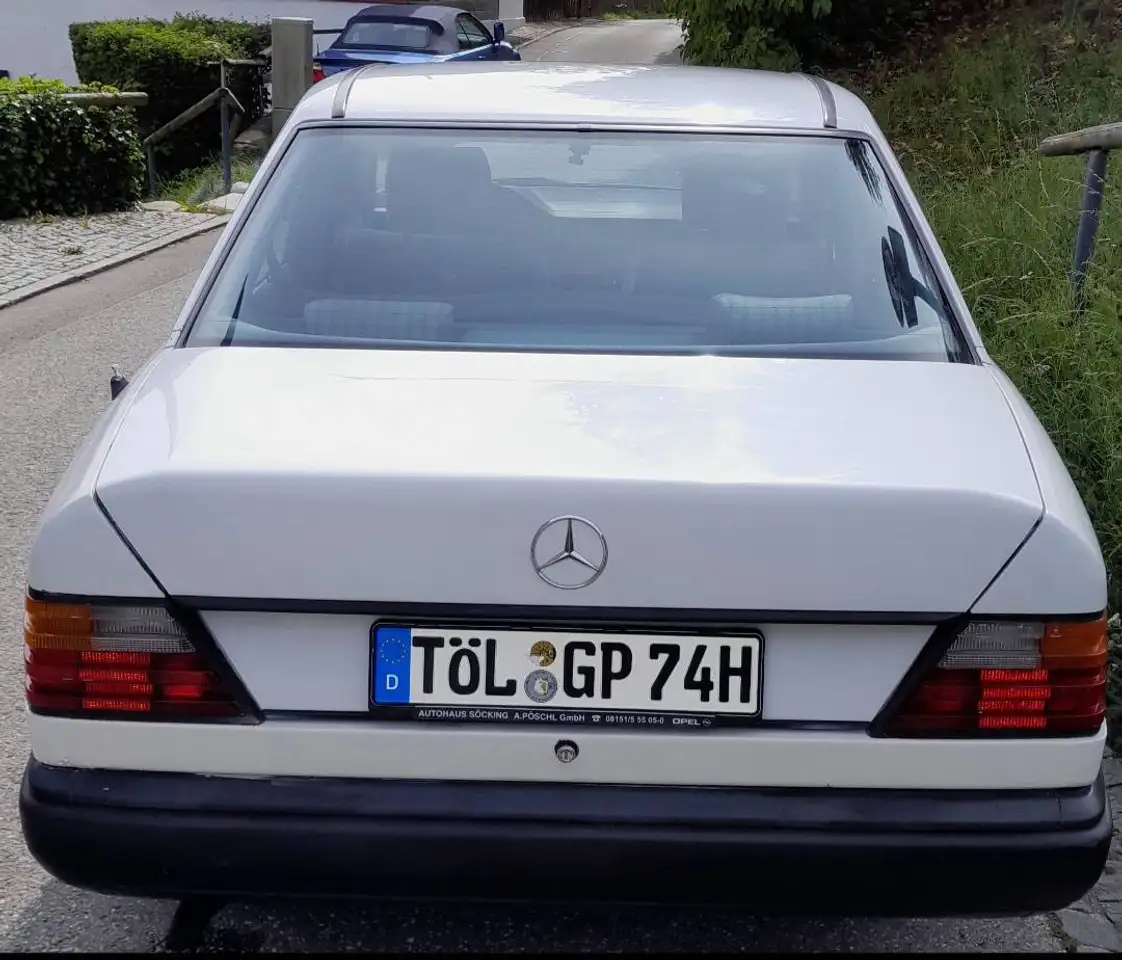 Mercedes-Benz 230, foto 4