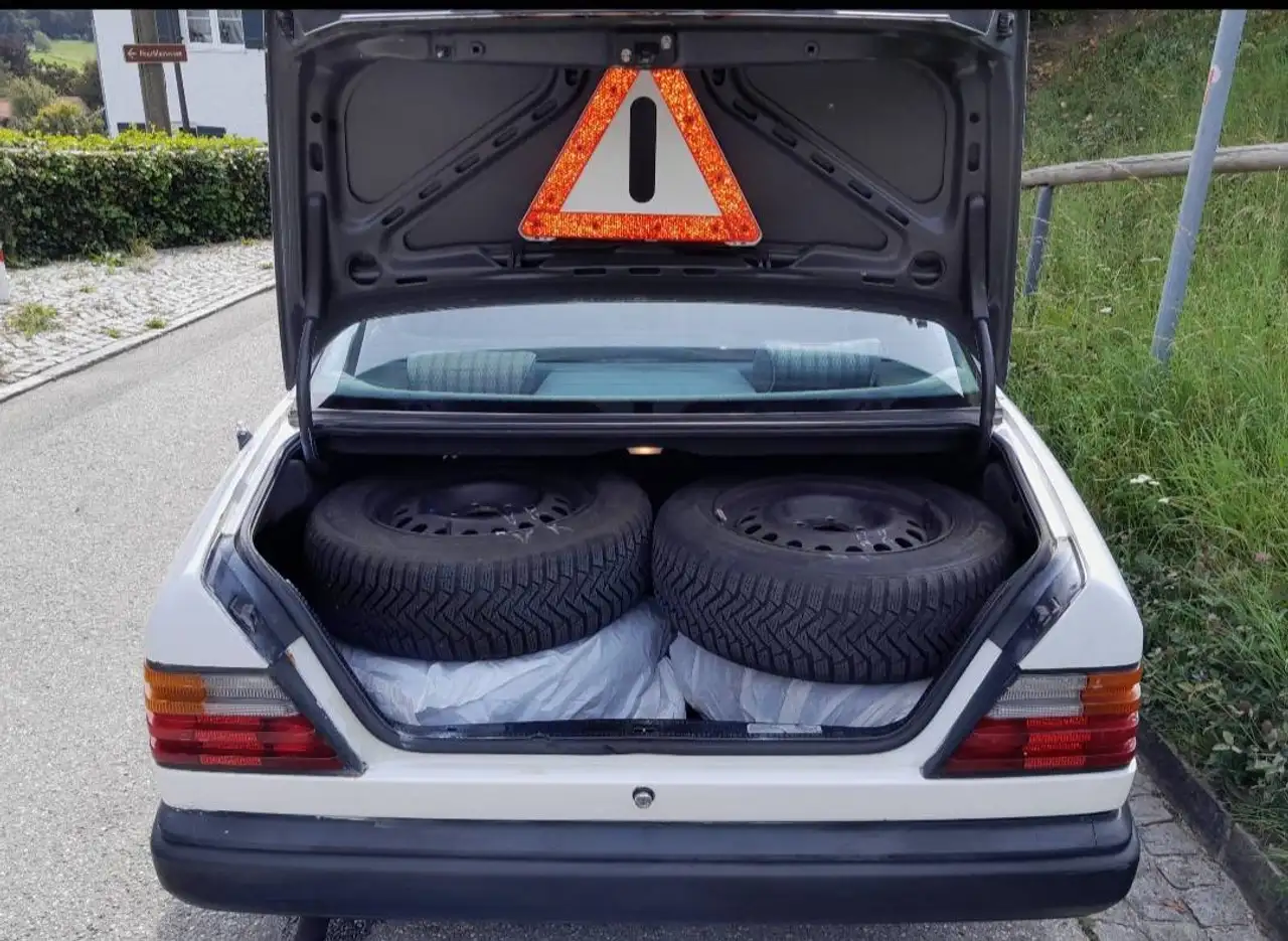 Mercedes-Benz 230, foto 9