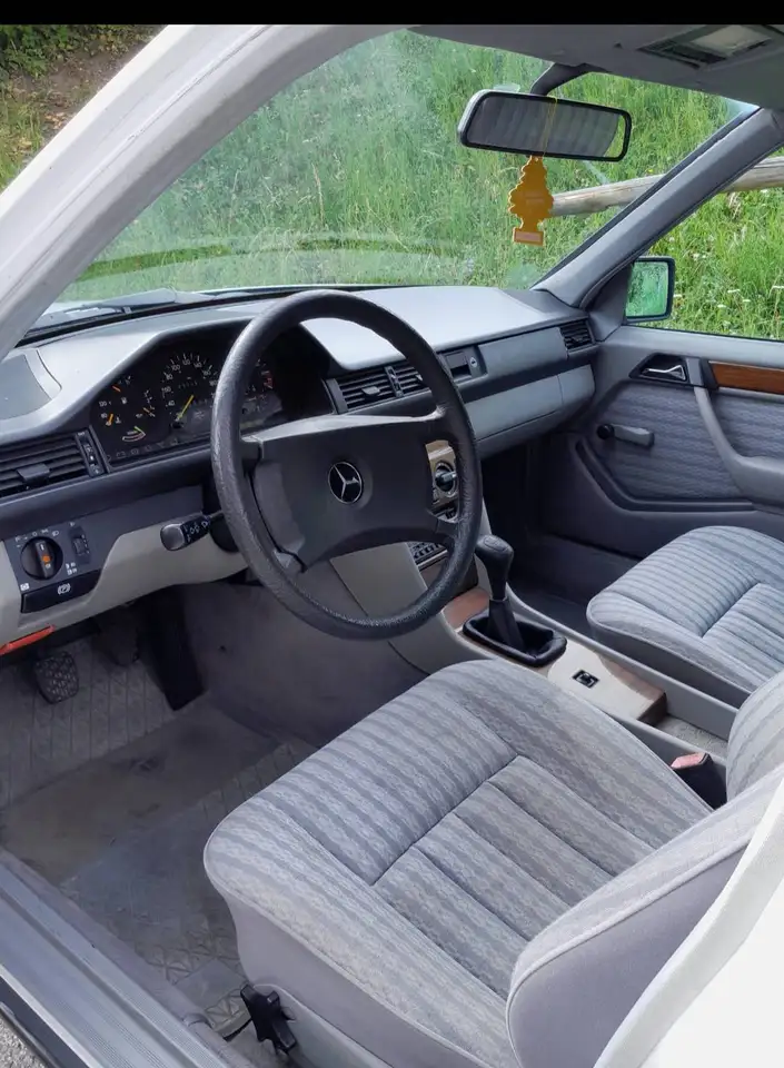 Mercedes-Benz 230, foto 8