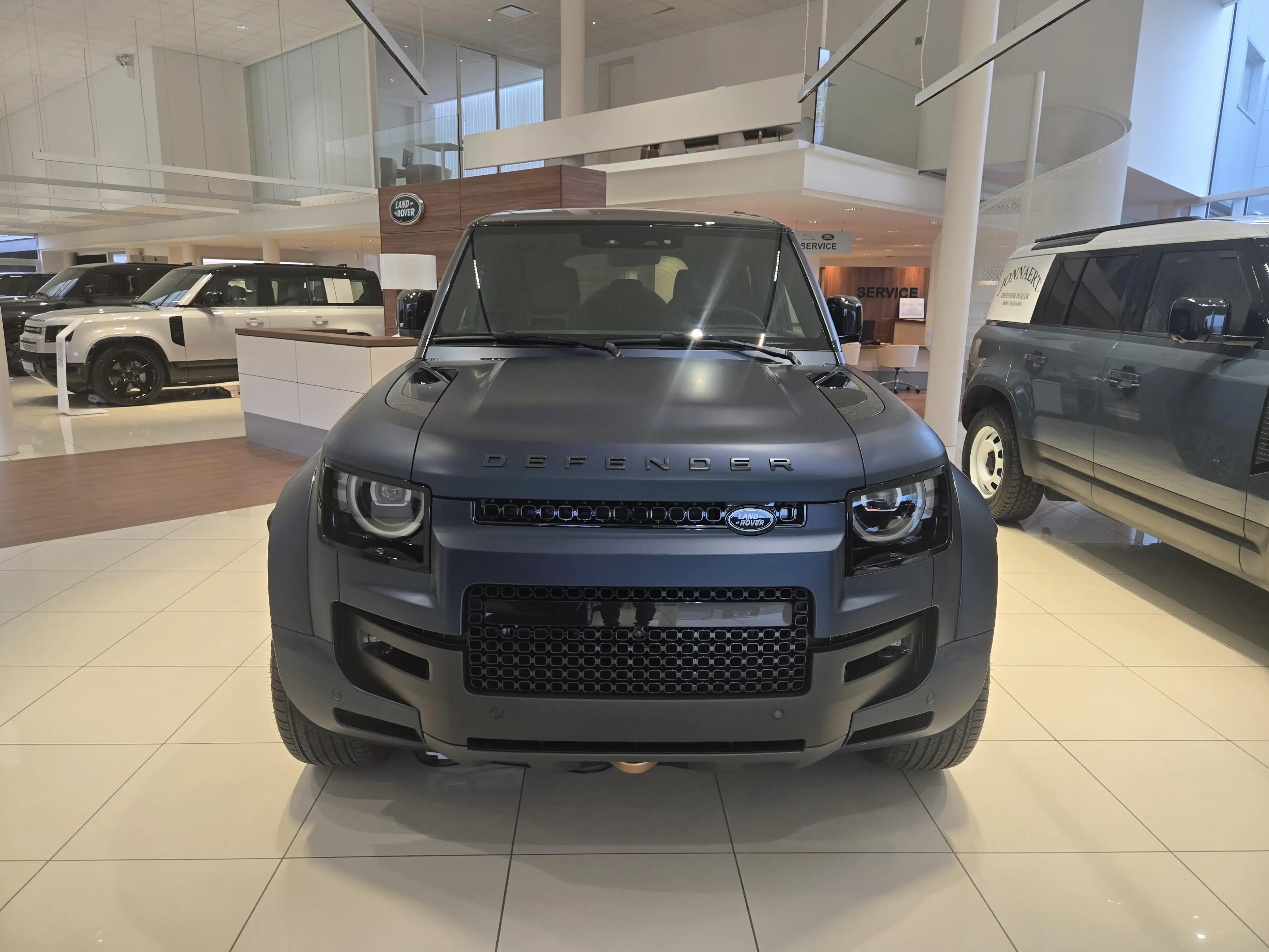 Land Rover Defender 110 P635 OCTA AWD Auto. 26MY — photo 3