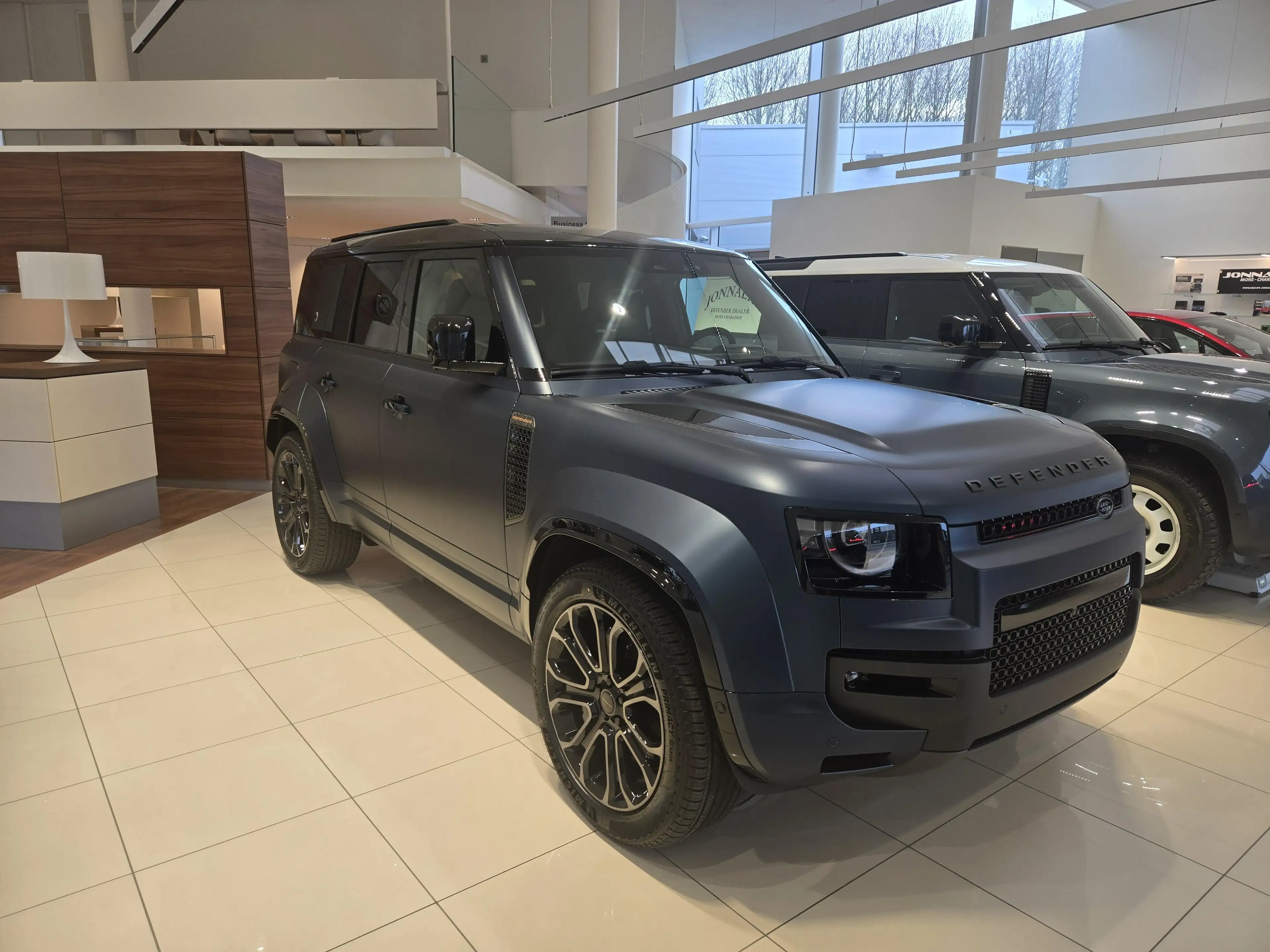 Land Rover Defender 110 P635 OCTA AWD Auto. 26MY — photo 2