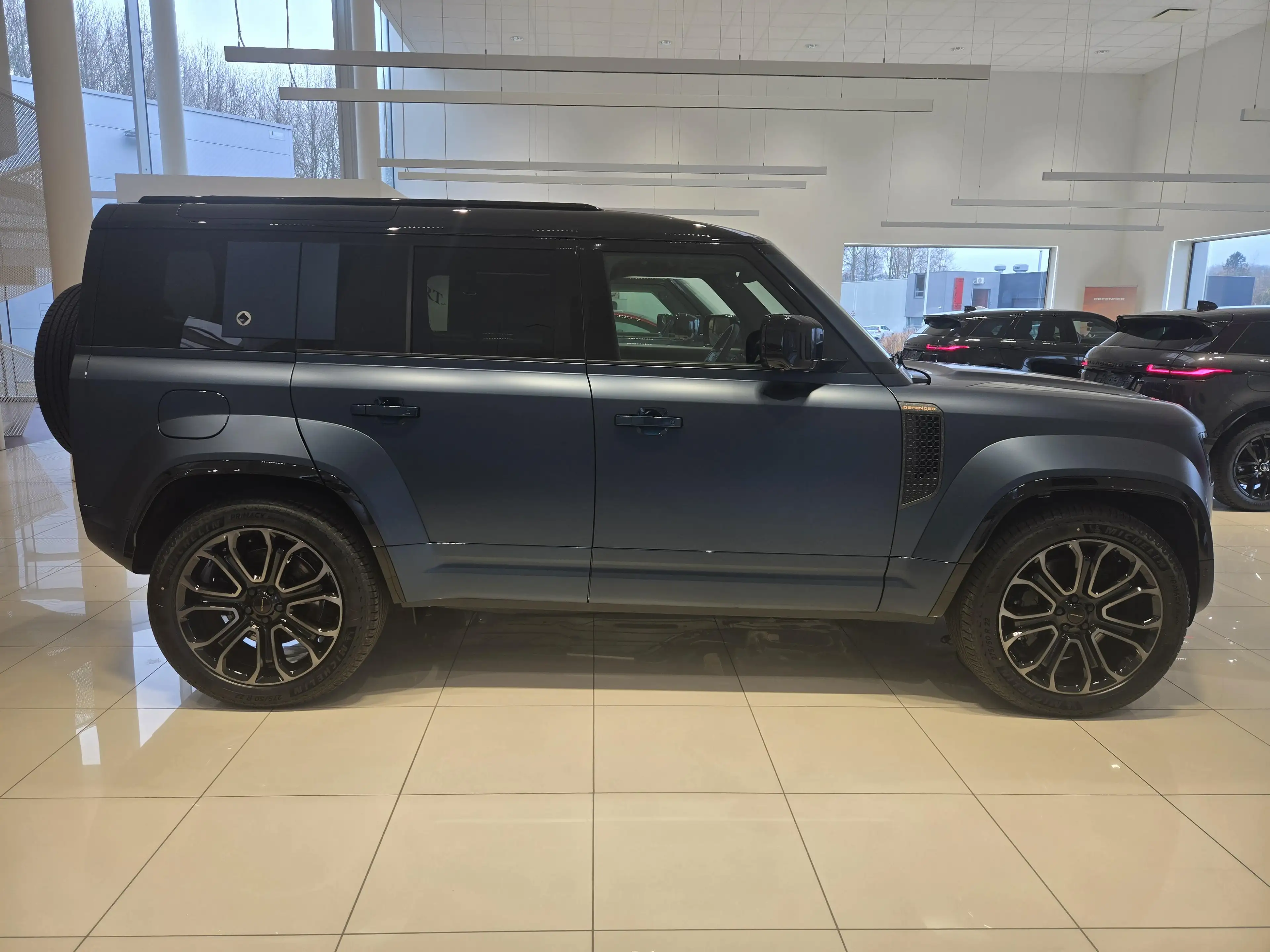 Land Rover Defender 110 P635 OCTA AWD Auto. 26MY — photo 4