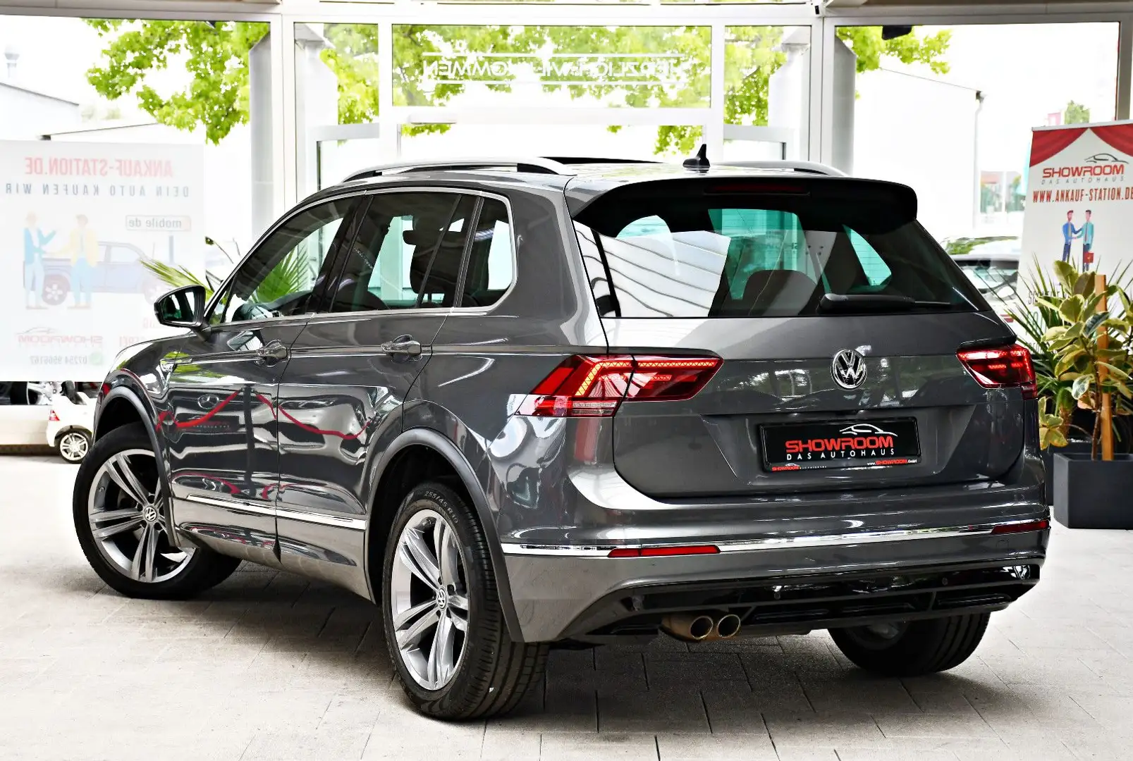 Volkswagen Tiguan R-Line High 4Motion DSG Massage Pano ACC Grigio - 2