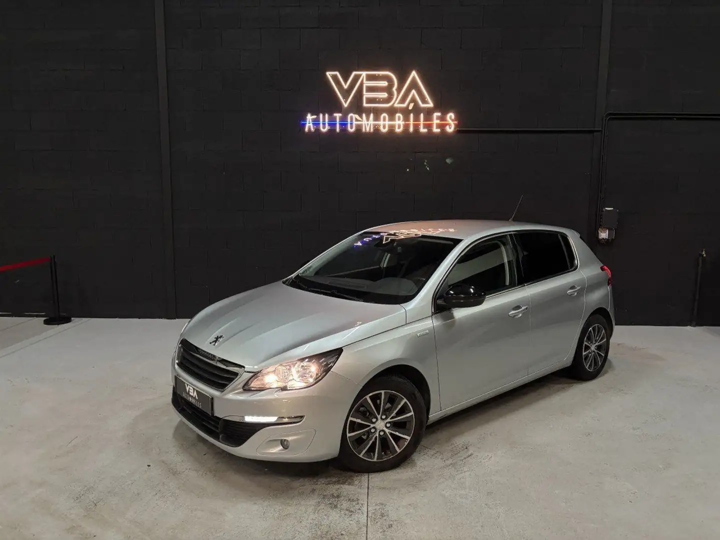 Peugeot 308 (2) 1.2 ESSENCE S&S 110 Sensation Gris - 1