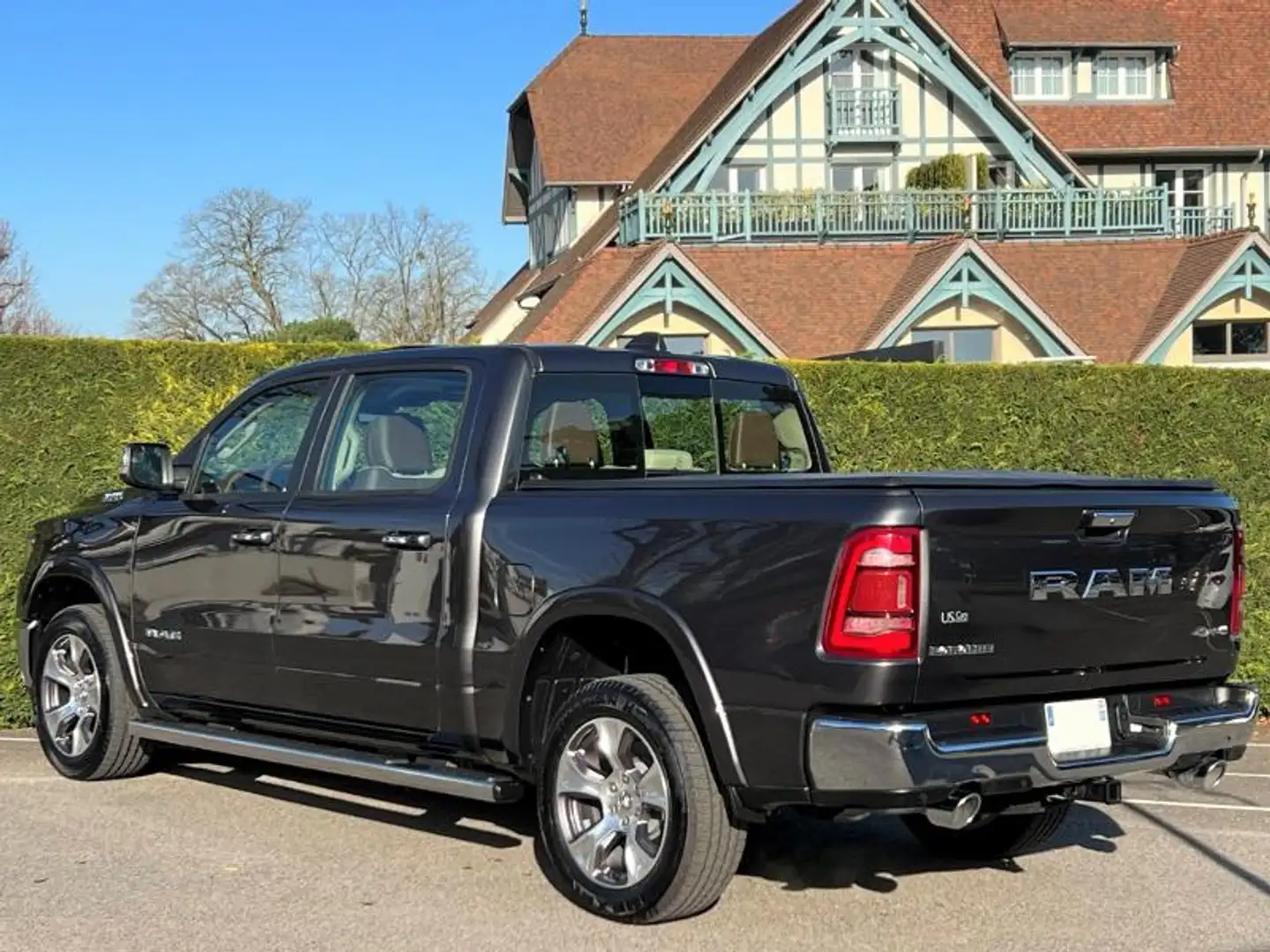 Dodge RAM 1500 5.7 V8 390 HEMI CREW CAB LARAMIE Gris - 2