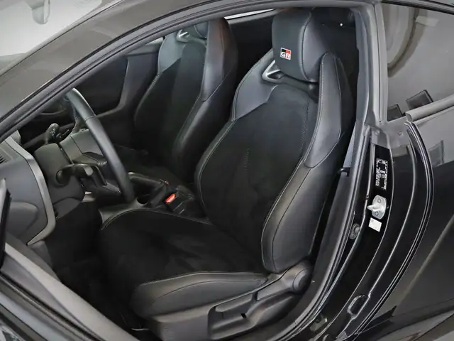 Toyota Yaris view 12