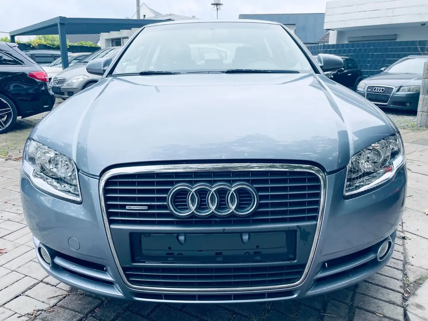 Audi A4 Lim. 3.0 TDI Quattro Klimauaut.,SHZ,MMI-Navi Silber - 2