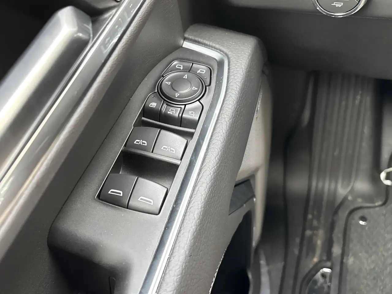 GMC Sierra 3500HD снимка GMC Sierra 3500HD