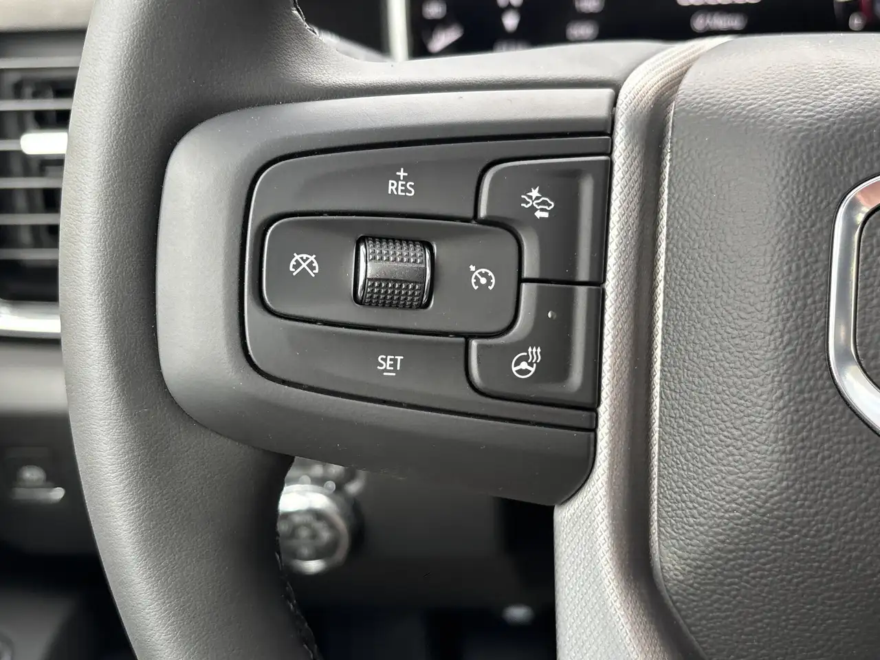 GMC Sierra 3500HD снимка GMC Sierra 3500HD