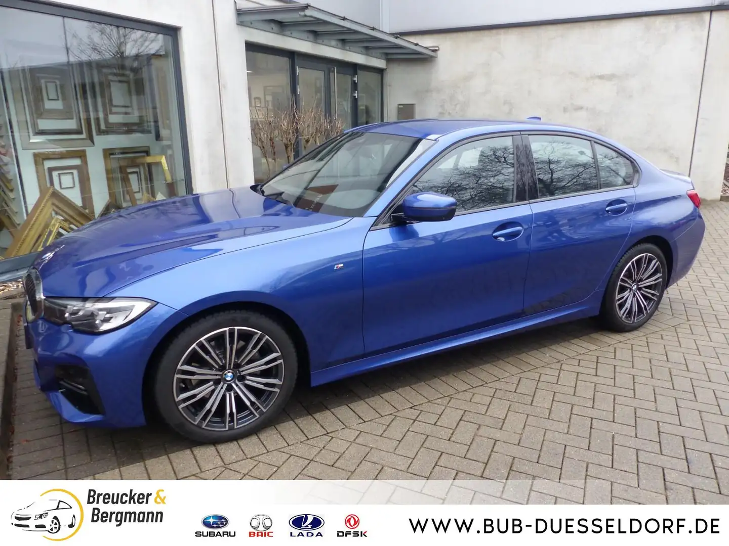 BMW 320 i M Sport-Paket Aut. Top gepflegt Bleu - 2