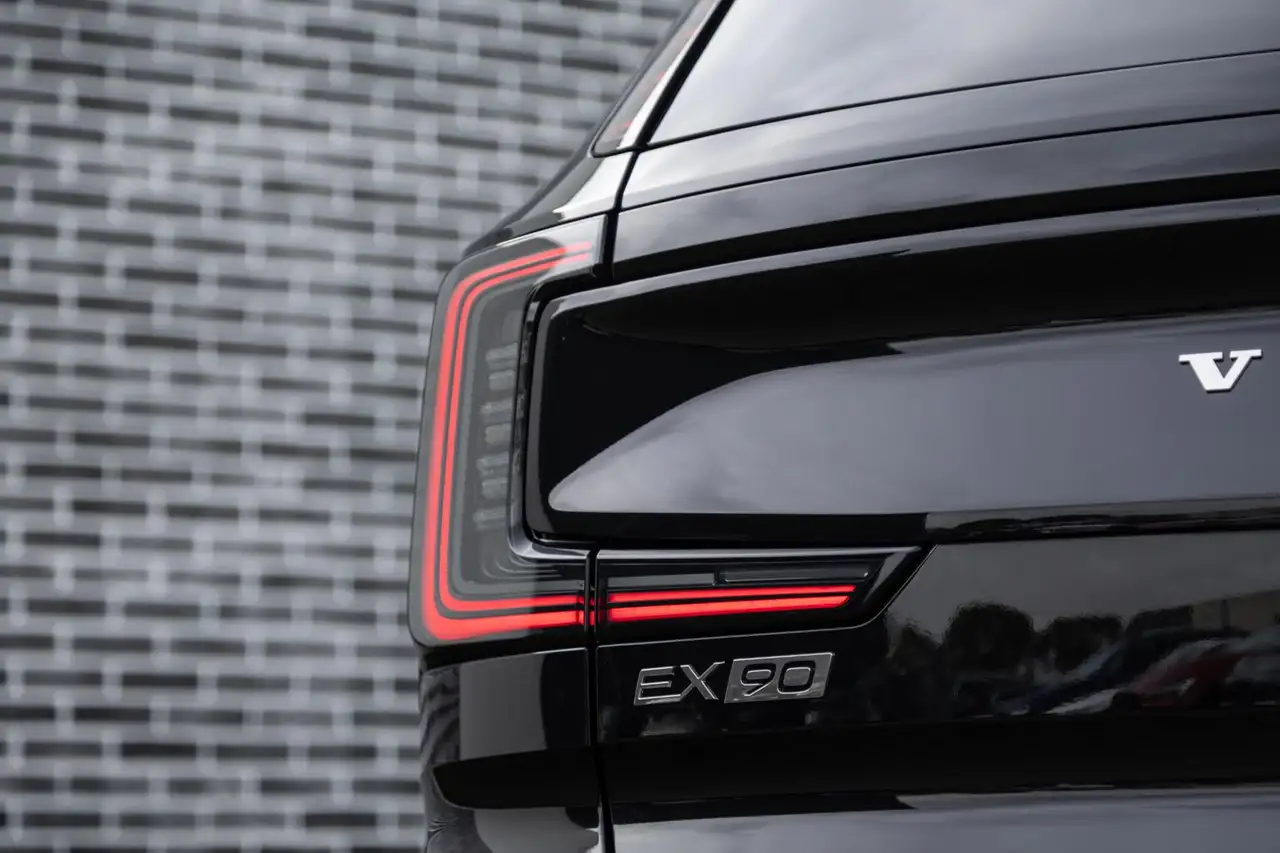 Volvo EX90 2026