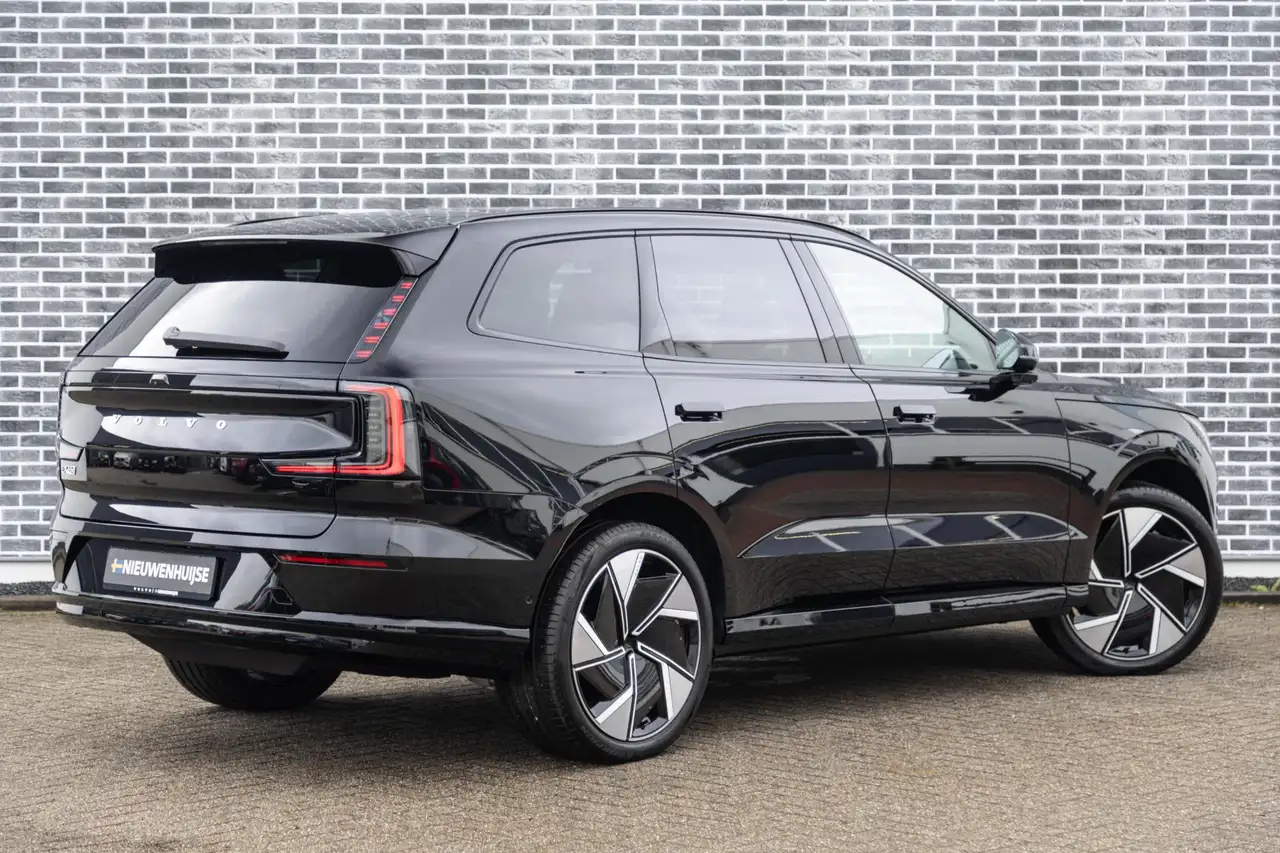 Volvo EX90 2026