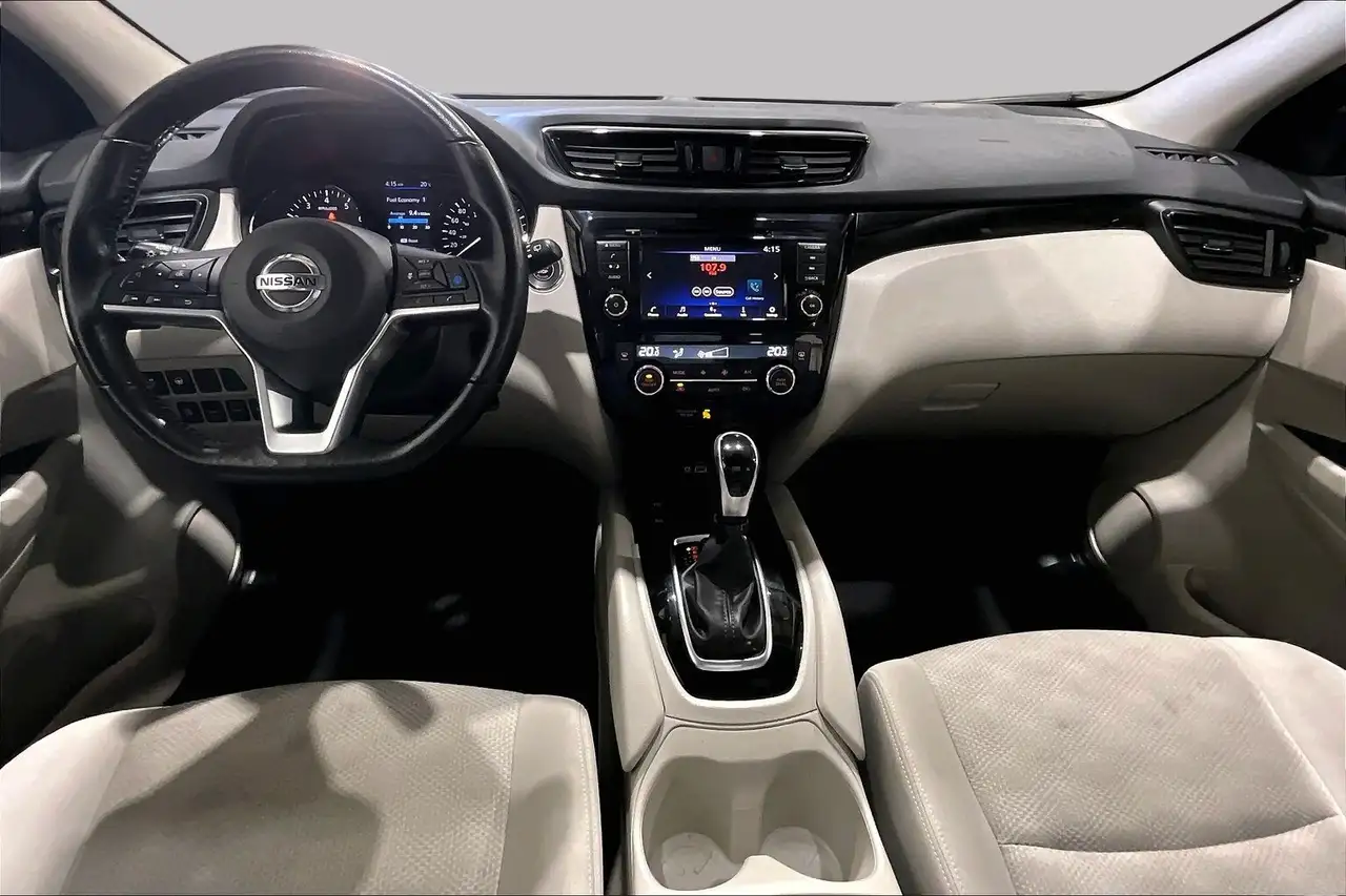Nissan Qashqai снимка Nissan Qashqai