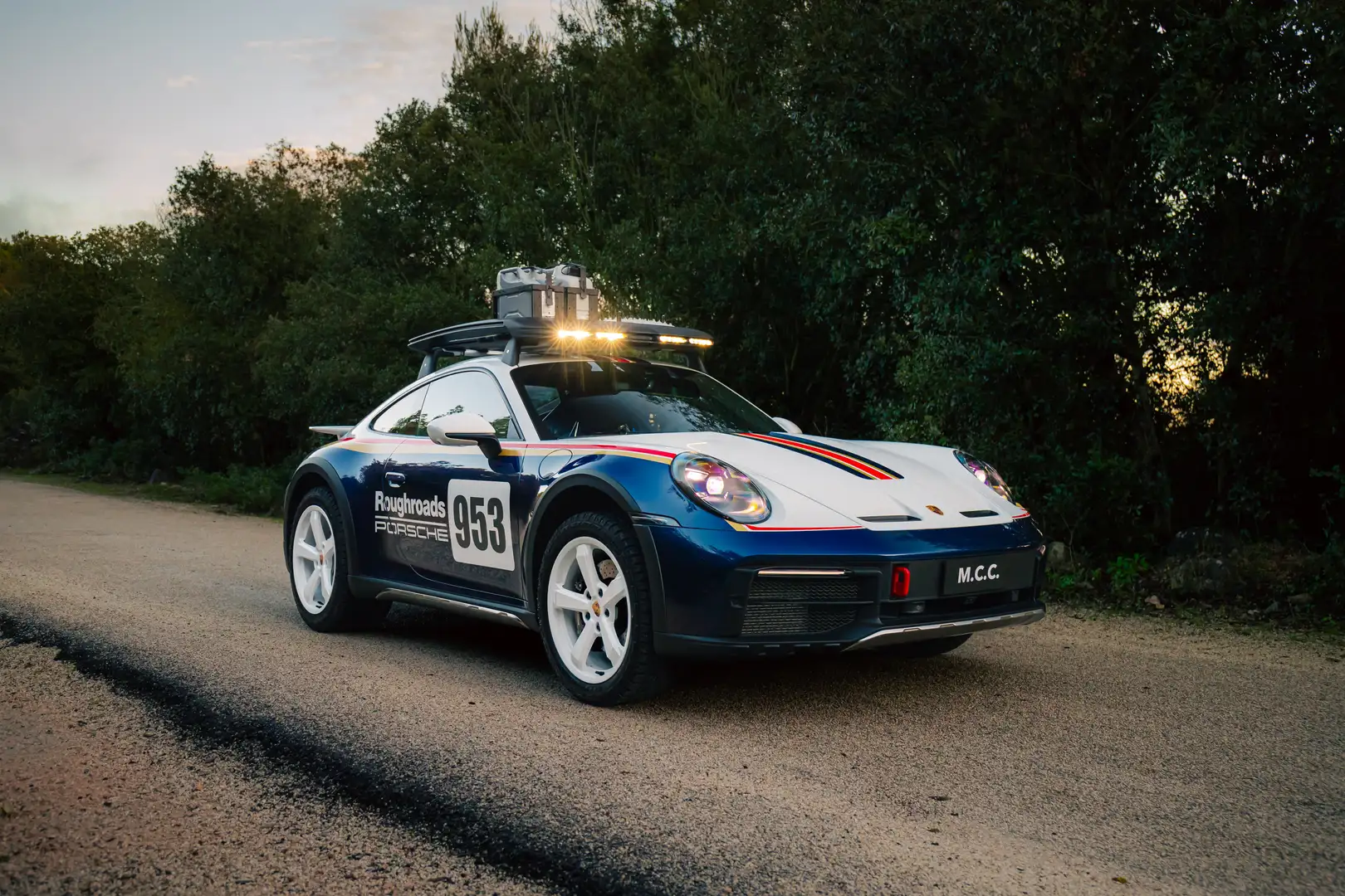 Porsche 992 Dakar - Roughroads Weiß - 1