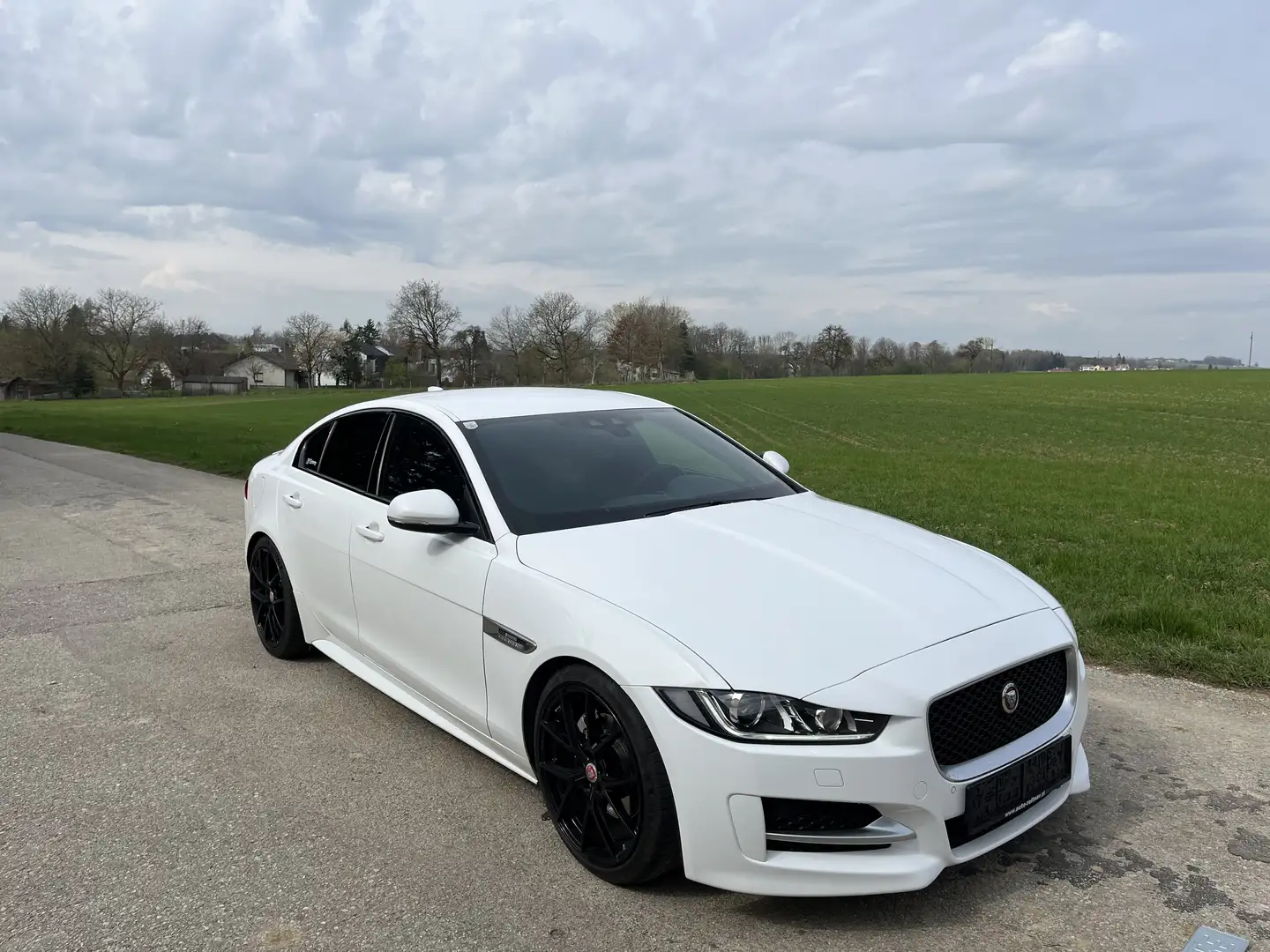 Jaguar XE 20d R-Sport Aut. - 2
