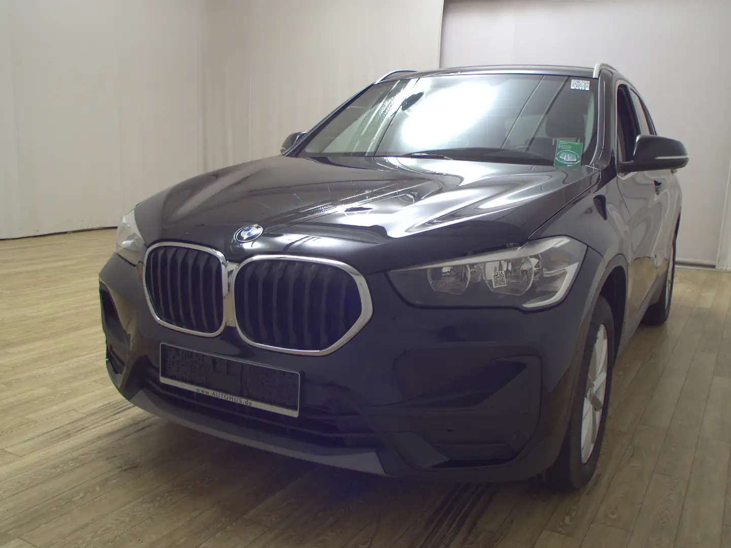 BMW X1 sDrive18d Advantage Navi HiFi HuD AHK RFK Shz Noir - 2
