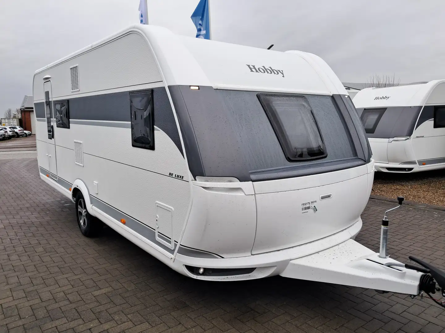 Hobby De Luxe 560 KMFe *Modell 2025* Weiß - 1