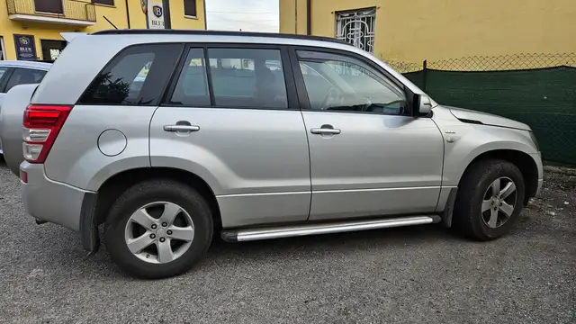 Suzuki Grand Vitara 5p 1.9 ddis Molto bella UNICOPROPRIETARIO !