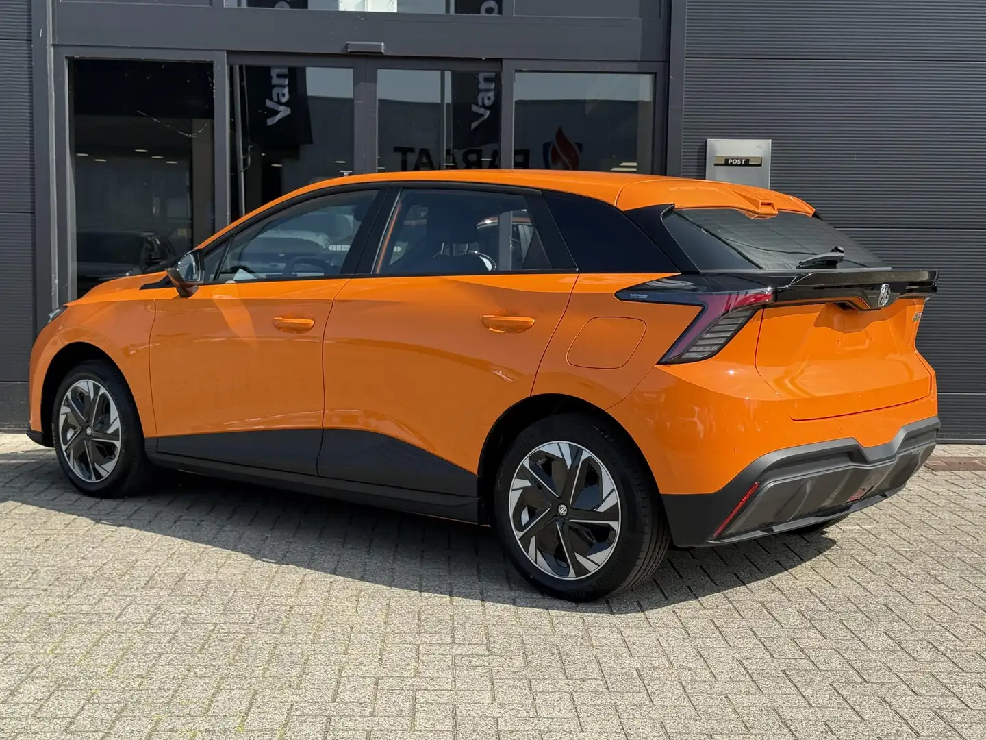 MG MG4 Electric Standard 51 kWh | Profiteer tijdelijk van Oranje - 2