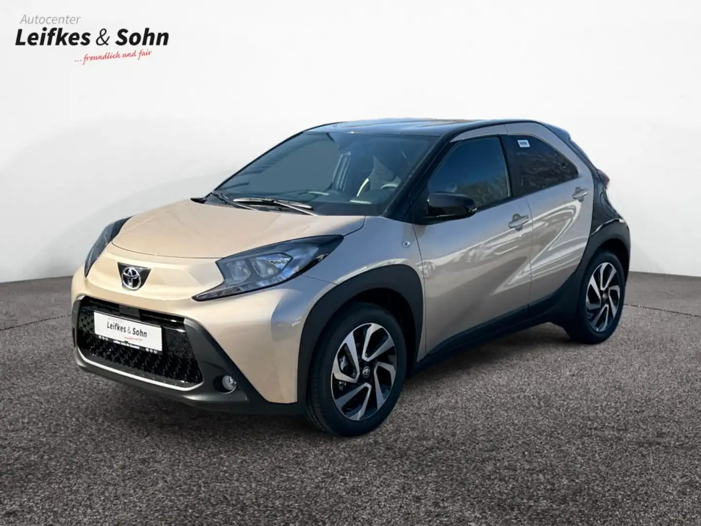 Toyota Aygo X Aygo X Teamplayer*RFK*SHZ* Bronze - 1