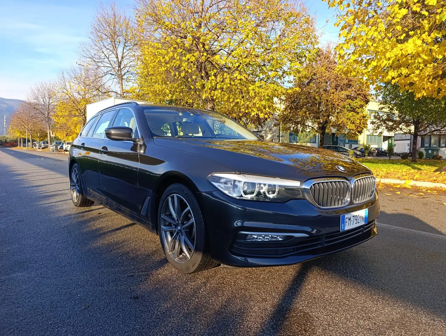 BMW 530 530d Touring xdrive 249cv auto Nero - 1