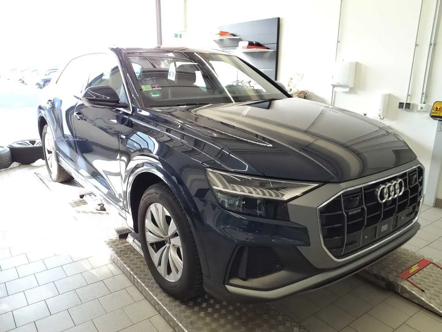 Audi Q8 50 TDI QUATTRO S LINE *MATRIX*PANO*AHK*LUFT* Blau - 2