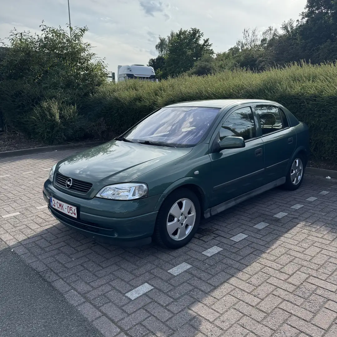 Opel Astra 1.6 Comfort Zelená - 2