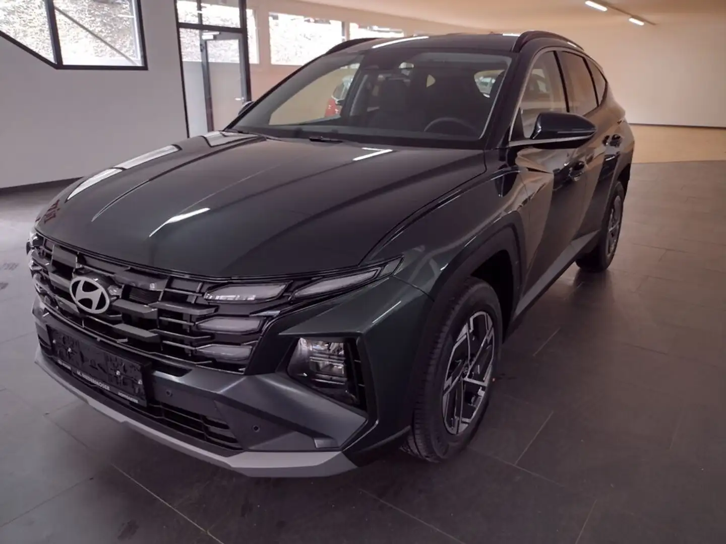 Hyundai TUCSON 1,6 T-GDI HEV 2WD Jubilé Aut. Grün - 2