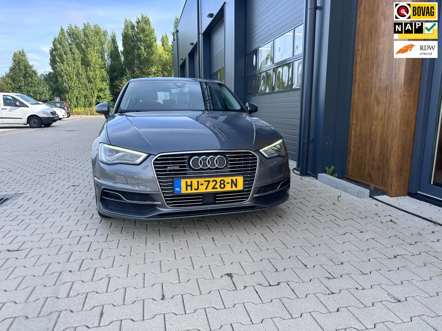 Audi A3 Sportback 1.4 e-tron PHEV Attraction Pro Line plus Gris - 1