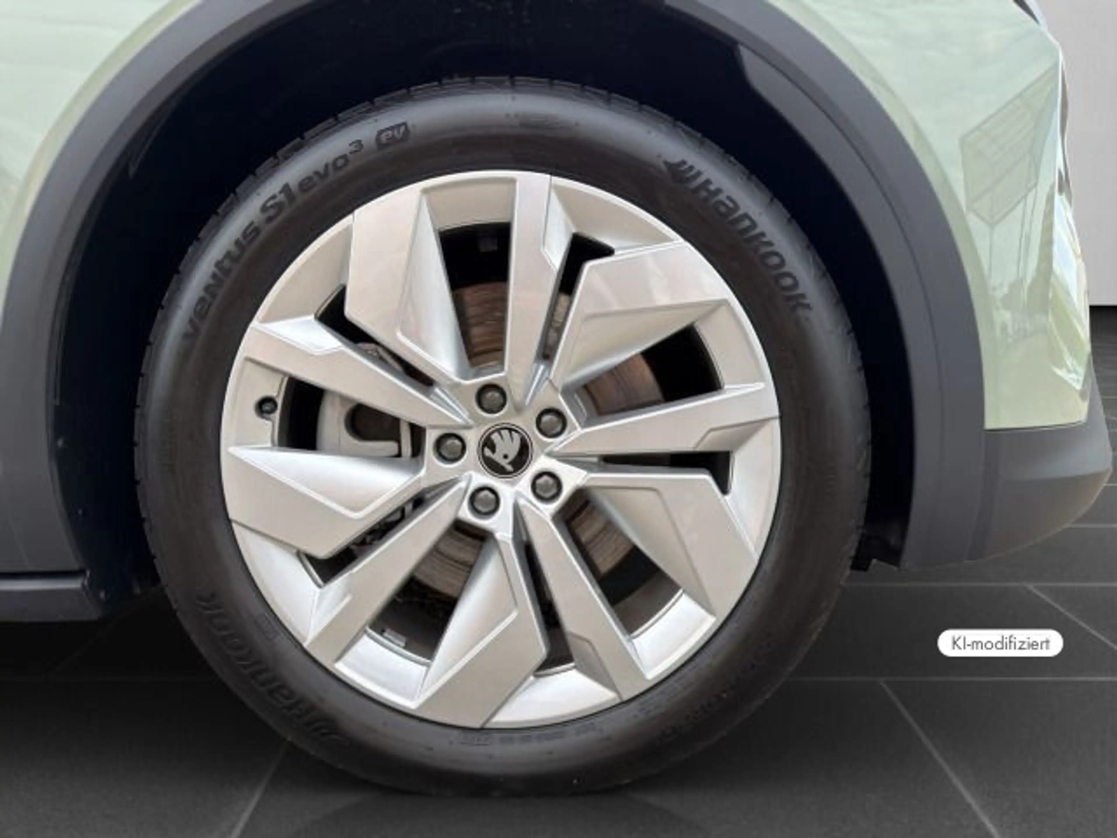 Skoda Elroq 85 Wärmep+HuD+ACC+360°+LED+20"+Sound+Clima — photo 8