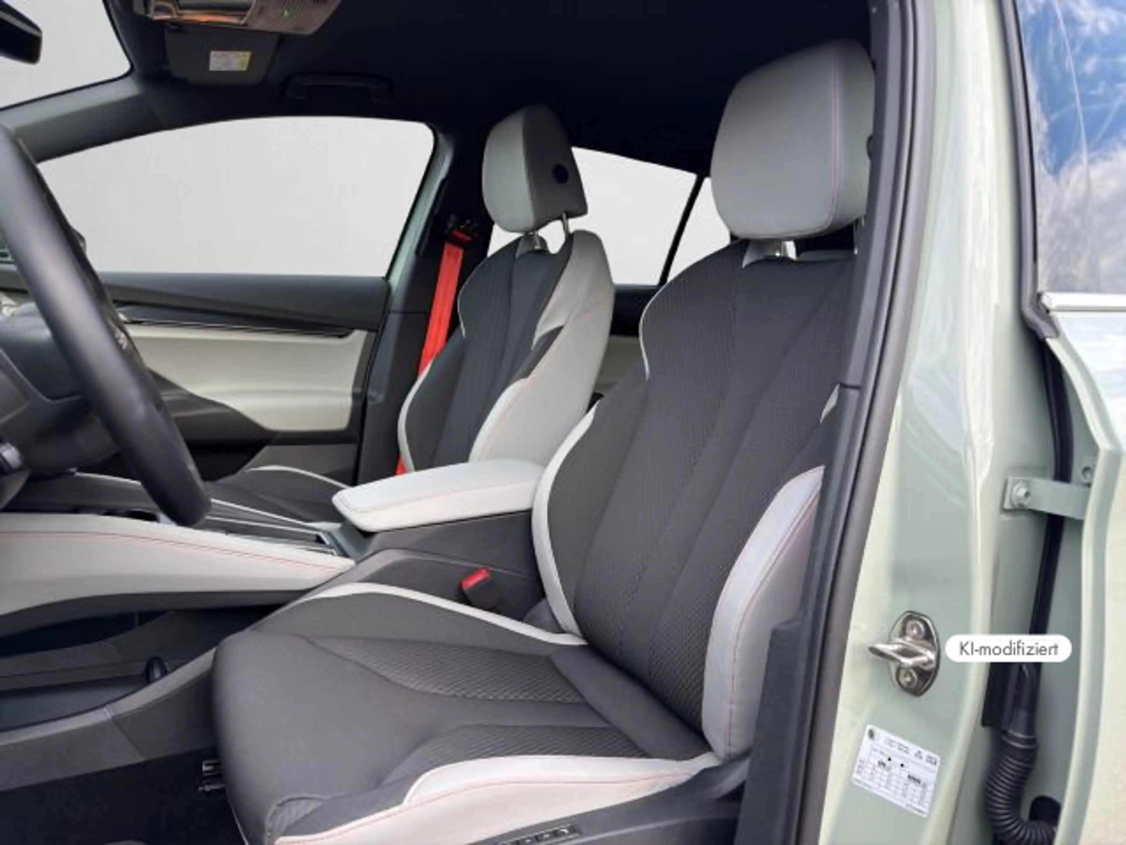Skoda Elroq 85 Wärmep+HuD+ACC+360°+LED+20"+Sound+Clima — photo 12