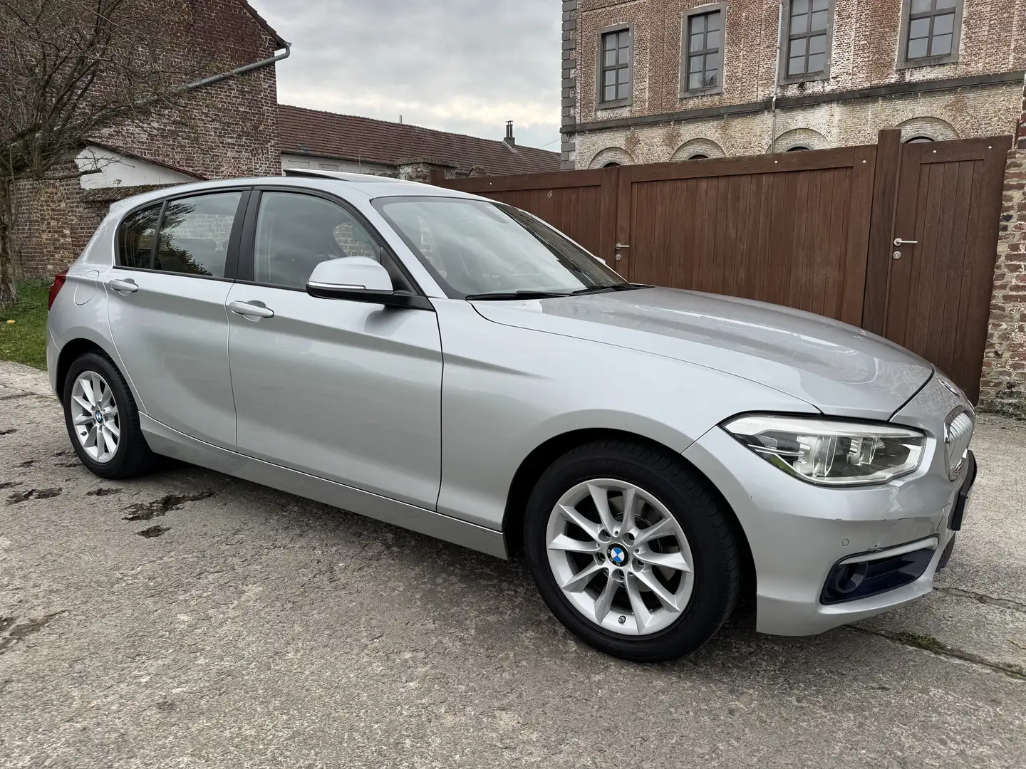 BMW 116 i *LED*PANO*GPS*SEMI CUIR*GARANTIE* Argent - 1