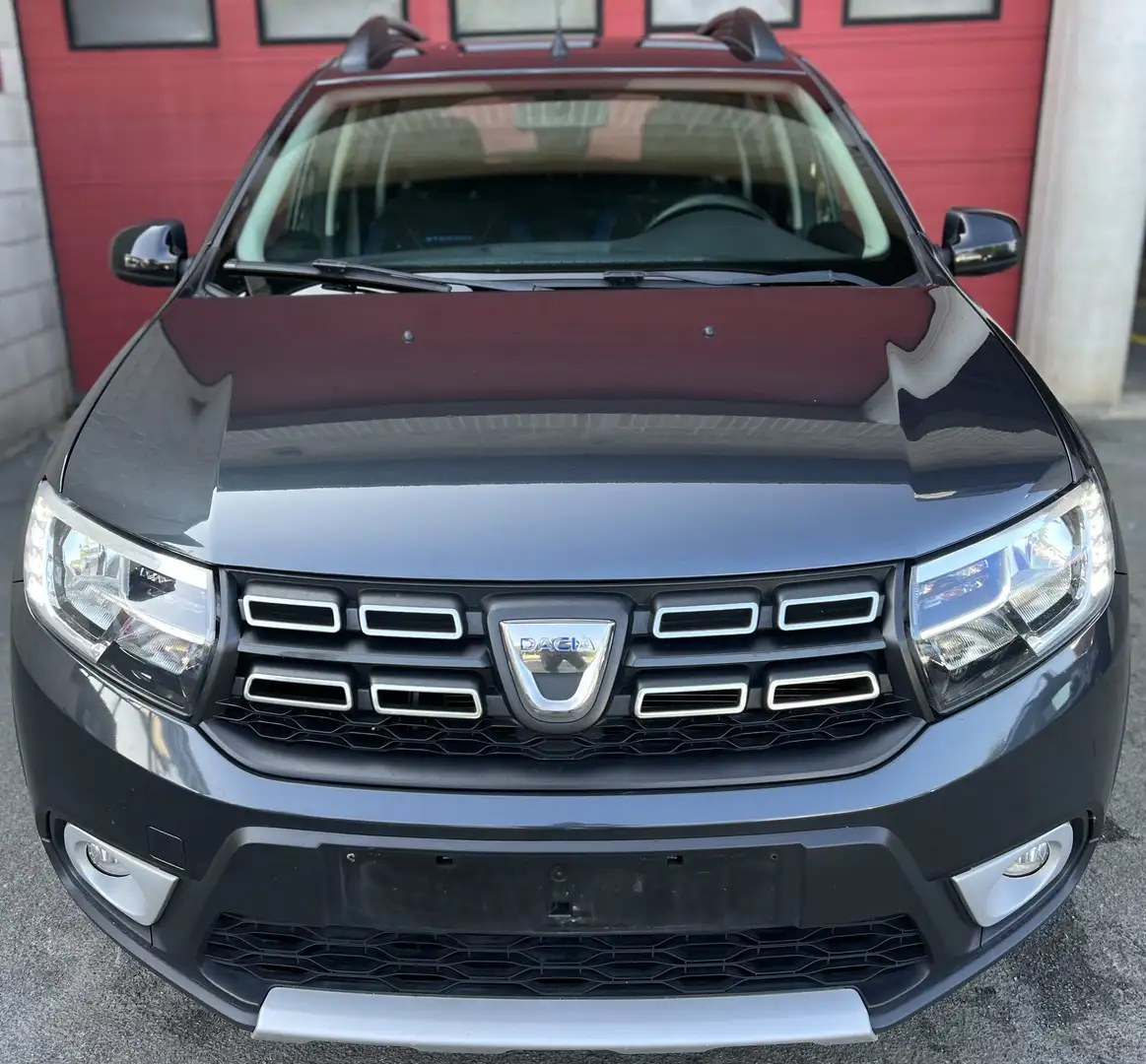 Dacia Sandero Stepway 1.0 TCe Plus + CAMÉRA + NAVI + CAR-PASS Grijs - 2