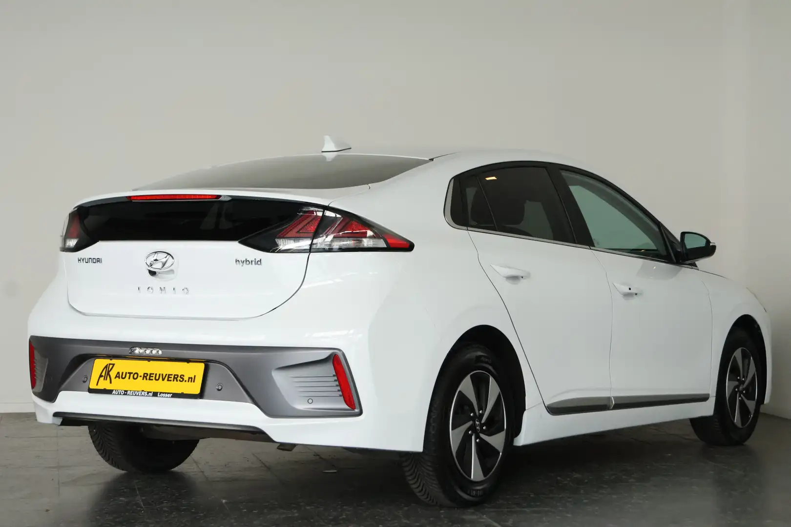Hyundai IONIQ 1.6 GDi Premium Sky / LED / Navi / CarPlay / Cam / Blanc - 2