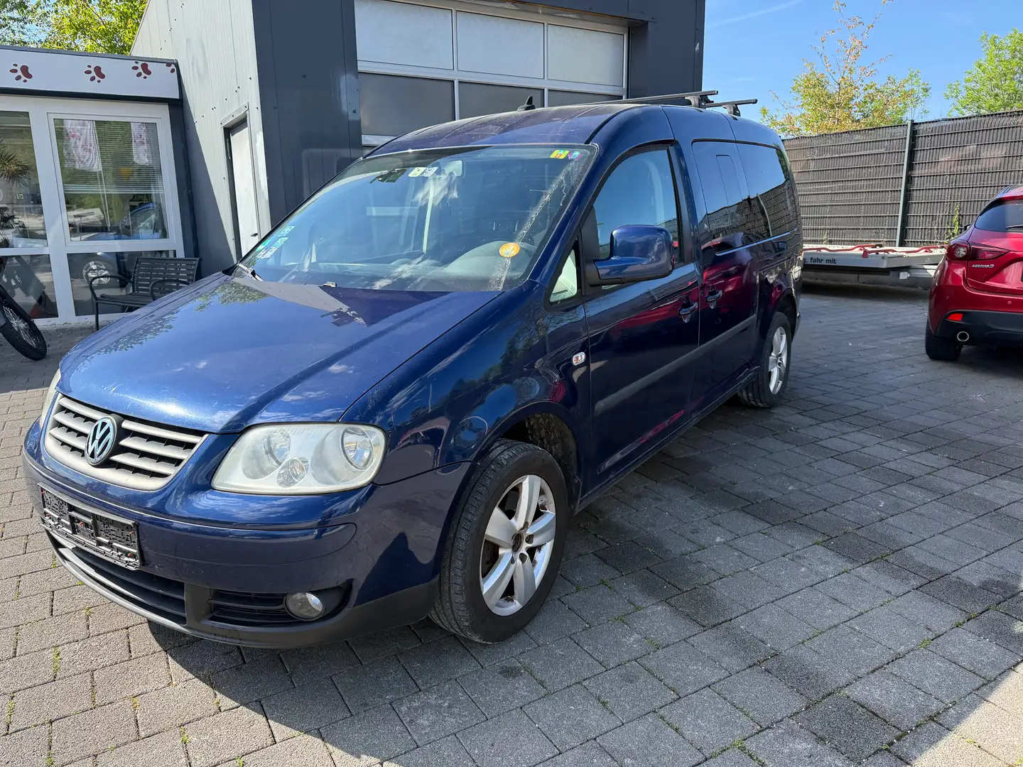 Volkswagen Caddy Maxi Life Blau - 1