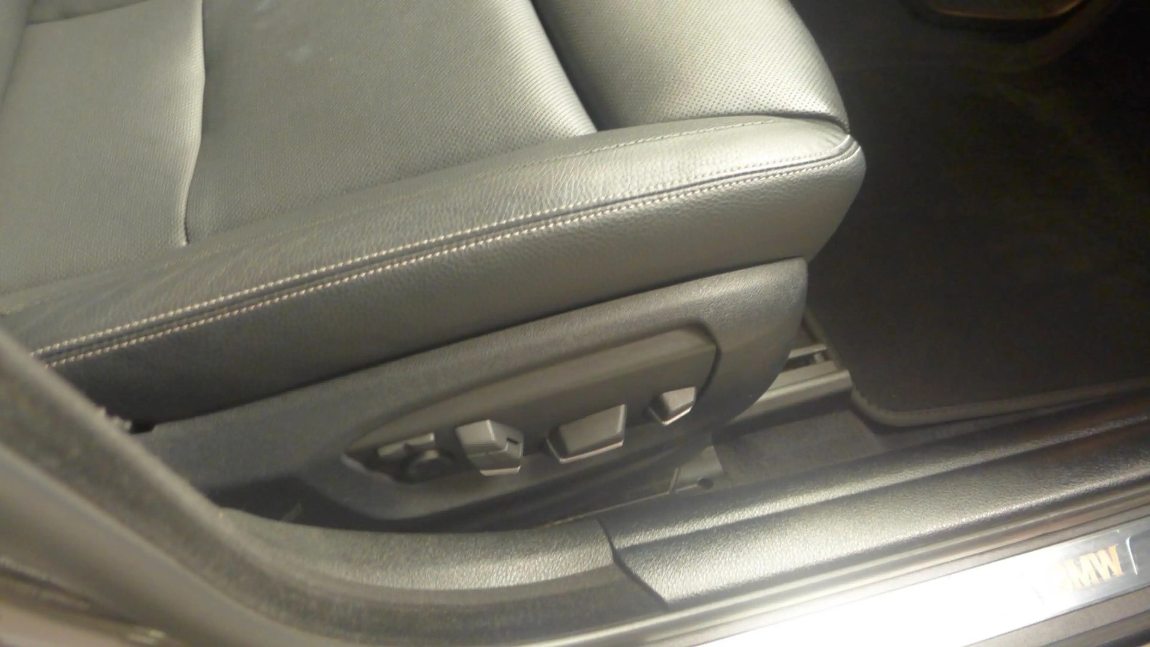 BMW 525 D AUT-Touring xDrive-LEDER-BI-XENON-NAVI-LUXU — photo 14