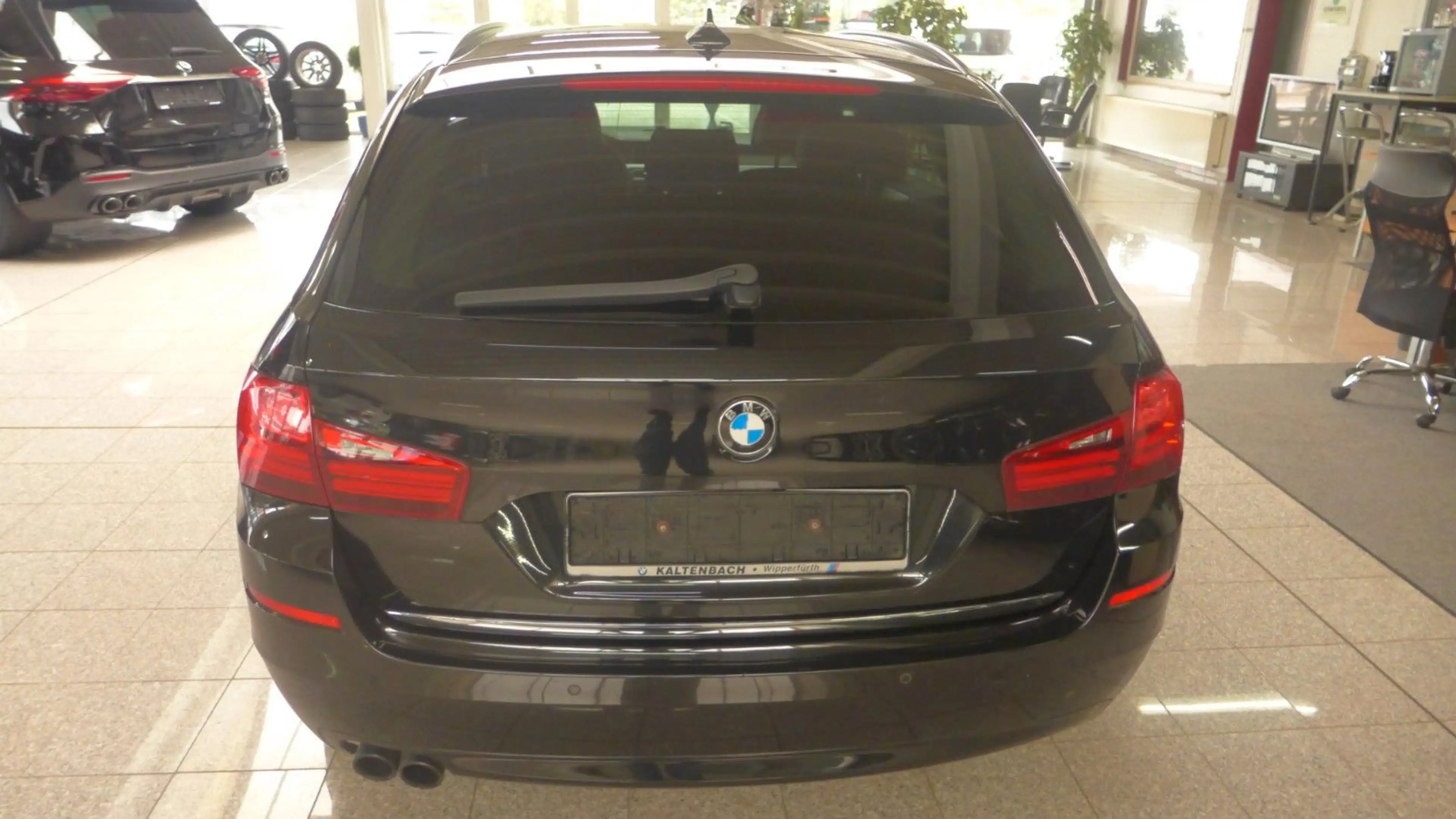 BMW 525 D AUT-Touring xDrive-LEDER-BI-XENON-NAVI-LUXU — photo 7