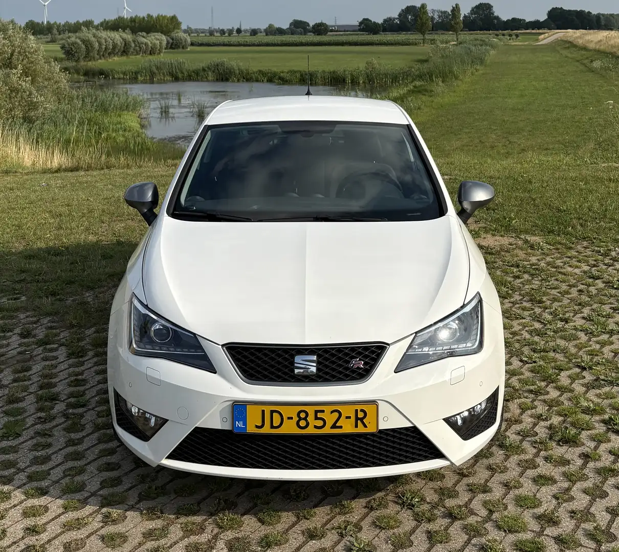 SEAT Ibiza 1.0 EcoTSI FR Con. Bílá - 1
