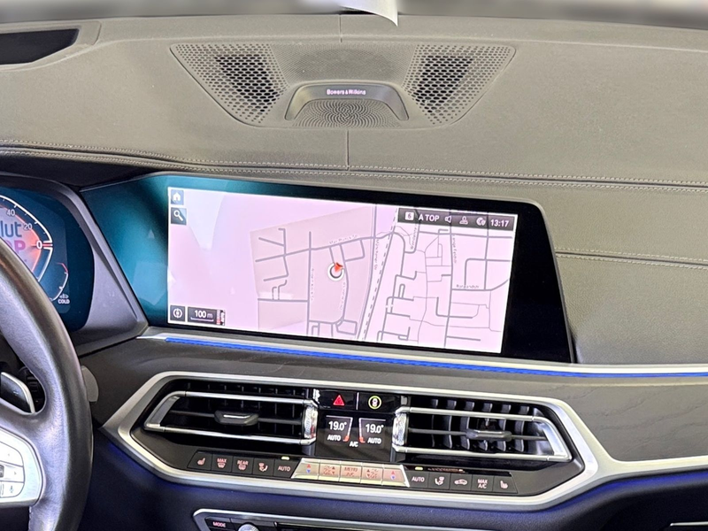 BMW X7 xDrive40d*LED*Navi*PanoSkyLounge*Bowers&Wilkin — photo 15