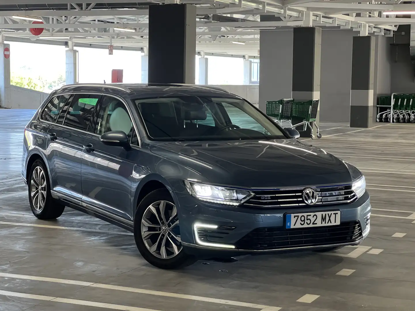 Volkswagen Passat Variant 1.4 TSI Plug-In-Hybrid DSG GTE Azul - 1