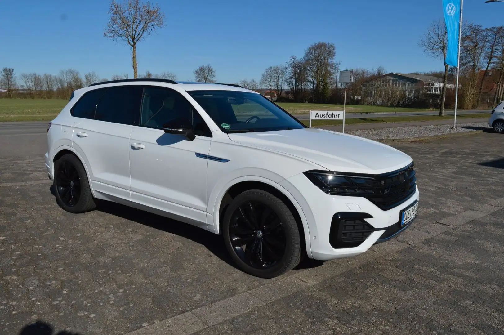 Volkswagen Touareg R-Line 4Motion UPE:104t€ Nacht Black StH Weiß - 2