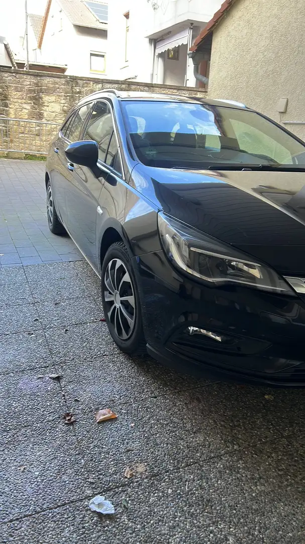 Opel Astra Dynamic Start/Stop Schwarz - 1