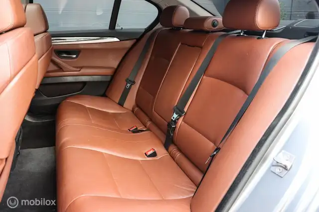 BMW 5 Series view 7