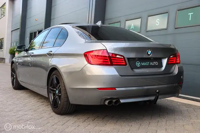 BMW 5 Series view 18