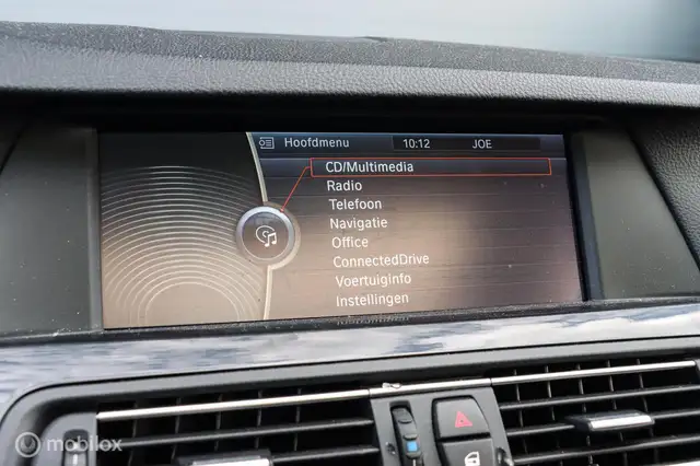 BMW 5 Series view 17